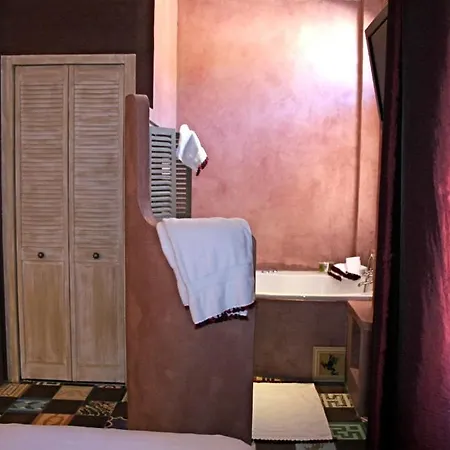 Hotel Une Autre Maison 3*