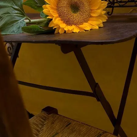 Une Autre Maison Hotel 3*