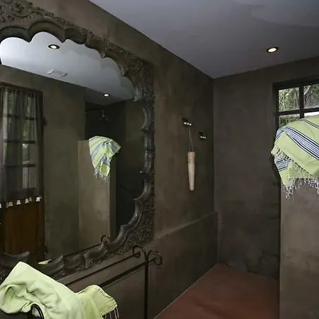 Une Autre Maison Hotell