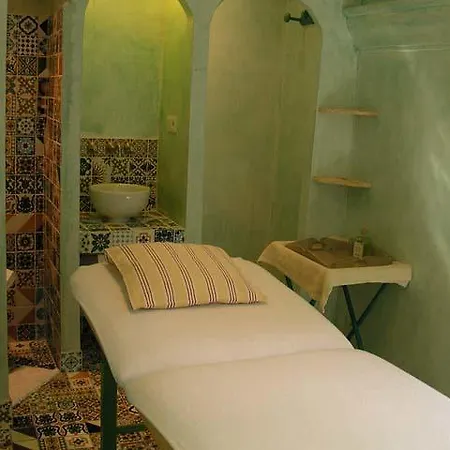 Hotell Une Autre Maison